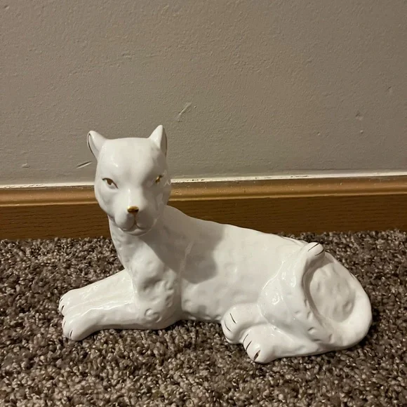 Ceramic White Leopard Figurine - Picture 2 of 5